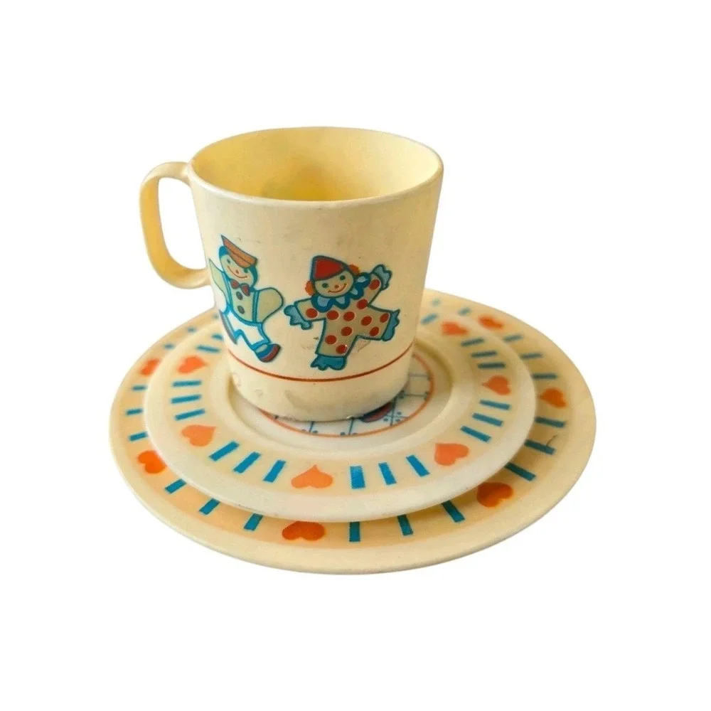 Vintage Chilton Globe Inc‎ plastic child's  Toy Cup & Saucer 10 pieces
